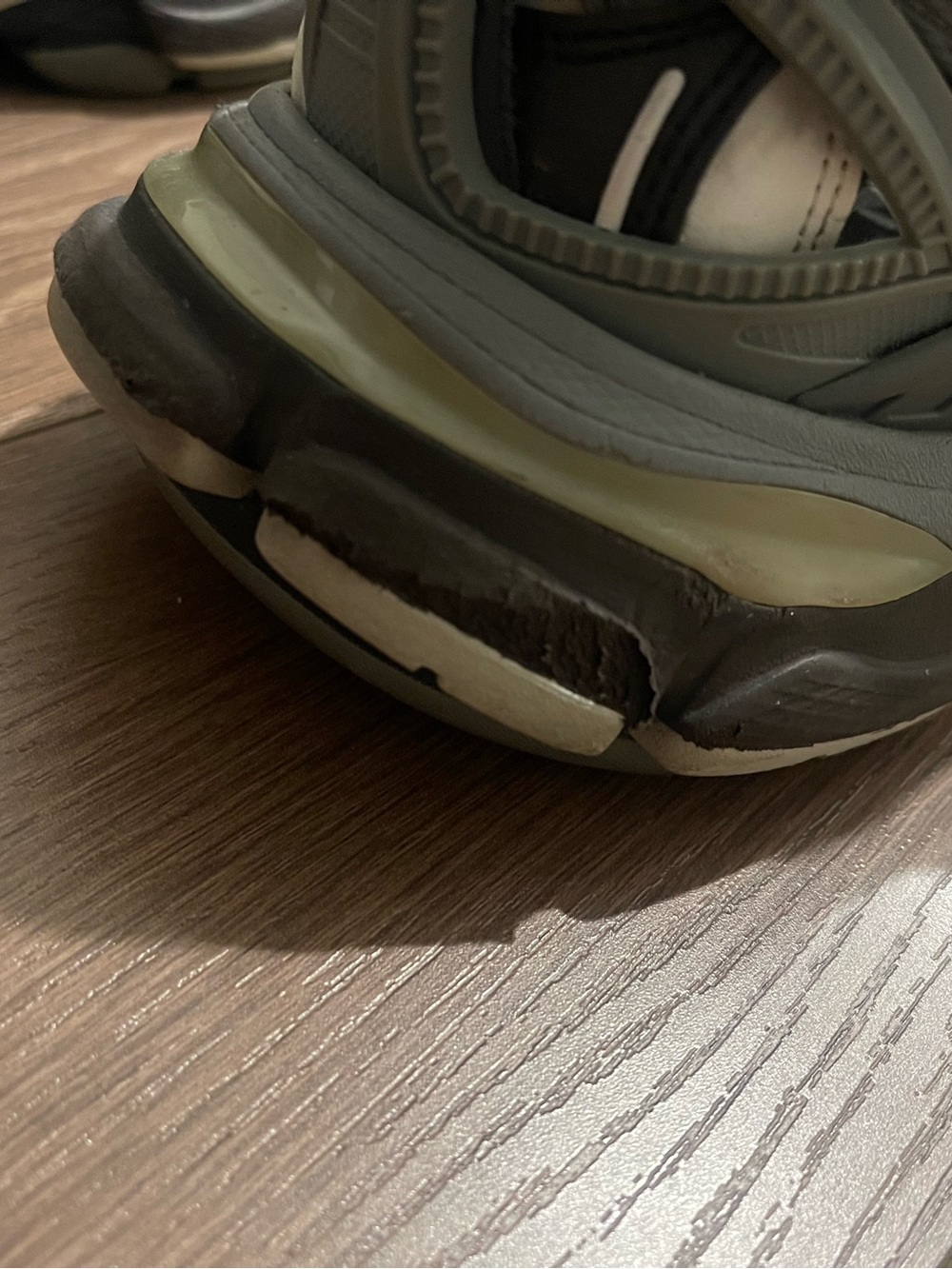 Balenciaga Track 2 Gray and Black Sneakers - Picture 9 of 9